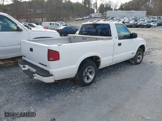 2000 Chevrolet S-10 LS with VIN 1GCCS1459YK284084, listed as a IAAI auction lot 41264083 with 218,911 mi miles. Bid and sale history available at carsss.com. Image 4.