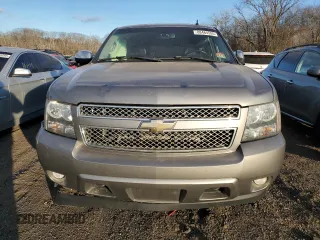 2008 Chevrolet Suburban LT w/2LT with VIN 3GNFK16348G184210, listed as a Copart auction lot 88484595 with 250,192 mi miles and Salvage Title. Bid and sale history available at carsss.com. Image 5.