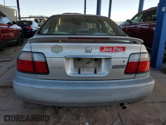 1997 Honda Accord Special Edition z VIN 1HGCD5603VA135630, wystawiony jako Copart lot #57807945 z przebiegiem 202 533 mil mil oraz Szkoda całkowita • Salvage title. Historia ofert i sprzedaży dostępna na DreamBid. Obrazek 6.