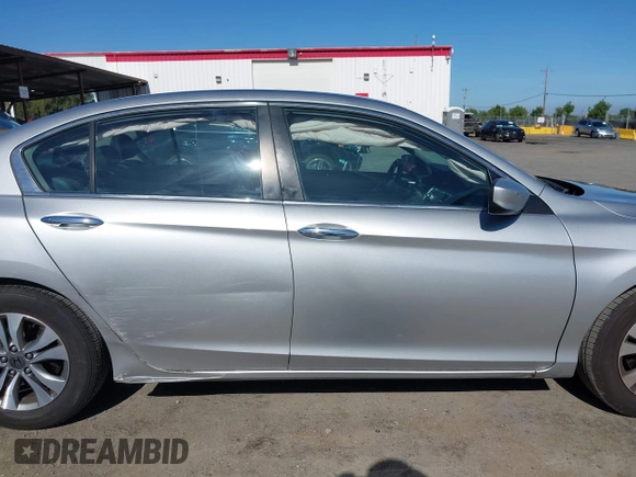 2014 Honda Accord LX z VIN 1HGCR2F34EA215772, wystawiony jako IAAI lot #42262416 z przebiegiem 104 029 mil mil oraz . Historia ofert i sprzedaży dostępna na DreamBid. Obrazek 14.