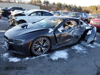 2015 BMW i8 with VIN WBY2Z2C57FV392308, listed as a Copart auction lot 85937334 with 0 mi miles and Salvage Title. Bid and sale history available at carsss.com. Image 1.