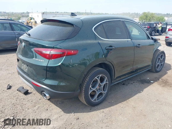 2018 Alfa Romeo Stelvio z VIN ZASFAKAN7J7B99545, wystawiony jako IAAI lot #42117271 z przebiegiem 49 368 mil mil oraz . Historia ofert i sprzedaży dostępna na DreamBid. Obrazek 4.