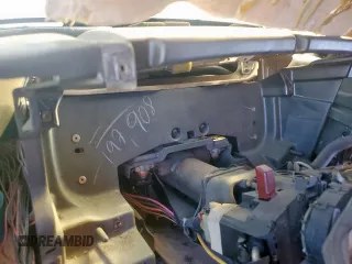 2002 Chevrolet Avalanche z VIN 3GNEC13TX2G108379, wystawiony jako Copart lot #47256045 z przebiegiem Nie podano mil oraz Nie do naprawy • Non repairable. Historia ofert i sprzedaży dostępna na DreamBid. Obrazek 9.