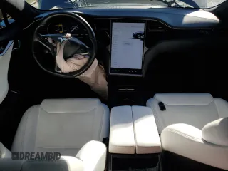 2018 Tesla Model S 75D with VIN 5YJSA1E26JF283528, listed as a Copart auction lot 46980685 with 35,371 mi miles and Salvage Title. Bid and sale history available at DreamBid. Image 8.