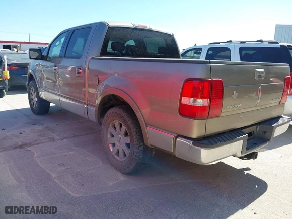 2006 Lincoln Mark LT with VIN 5LTPW16556FJ07344, listed as a IAAI auction lot 41837852 with 165,962 mi miles. Bid and sale history available at carsss.com. Image 3.