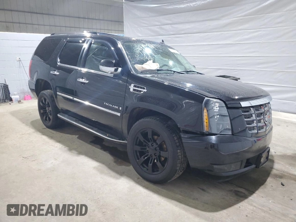 2007 Cadillac Escalade z VIN 1GYFK63867R418507, wystawiony jako Copart lot #50168735 z przebiegiem 215 287 mil mil oraz Szkody całkowita. Historia ofert i sprzedaży dostępna na DreamBid. Obrazek 4.