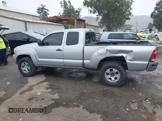 2006 Toyota Tacoma PreRunner z VIN 5TETU62N36Z153154, wystawiony jako IAAI lot #42450775 z przebiegiem 421 651 mil mil oraz . Historia ofert i sprzedaży dostępna na DreamBid. Obrazek 14.