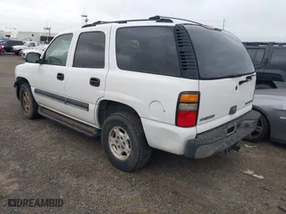 2004 Chevrolet Tahoe LT with VIN 1GNEK13T84J111012, listed as a IAAI auction lot 41662650 with 197,740 mi miles. Bid and sale history available at carsss.com. Image 3.