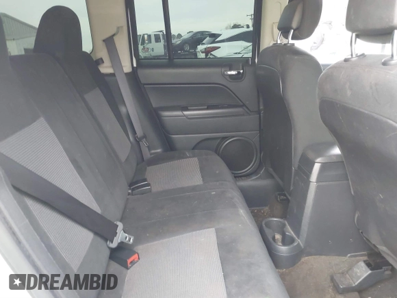2016 Jeep Patriot Sport SE with VIN 1C4NJPBA5GD700309, listed as a IAAI auction lot 41673265 with 123,977 mi miles and . Bid and sale history available at DreamBid. Image 8.