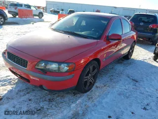 2002 Volvo S60 with VIN YV1RS53D922192520, listed as a IAAI auction lot 41557013 with 196,594 mi miles. Bid and sale history available at carsss.com. Image 2.