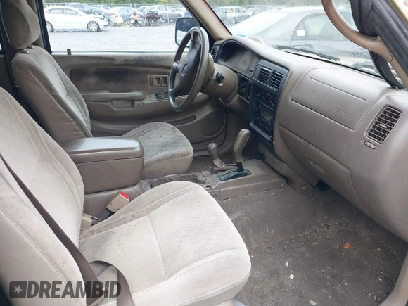 2001 Toyota Tacoma with VIN 5TEHN72N01Z763241, listed as a IAAI auction lot 42185436 with 225,757 mi miles and . Bid and sale history available at carsss.com. Image 5.