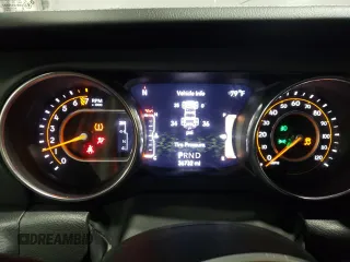 2022 Jeep Wrangler Unlimited Sahara Altitude with VIN 1C4HJXEG4NW248402, listed as a Copart auction lot 63052465 with 36,732 mi miles and Salvage title. Bid and sale history available at DreamBid. Image 9.