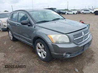 2011 Dodge Caliber Mainstreet z VIN 1B3CB3HAXBD254186, wystawiony jako IAAI lot #42408031 z przebiegiem 198 015 mil mil oraz . Historia ofert i sprzedaży dostępna na DreamBid. Obrazek 1.