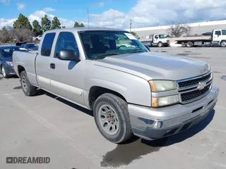 2006 Chevrolet Silverado 1500 LT1 with VIN 1GCEC19V96Z286808, listed as a IAAI auction lot 41750388 with 223,663 mi miles. Bid and sale history available at carsss.com. Image 1.