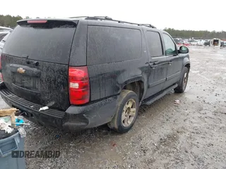 2007 Chevrolet Suburban LT with VIN 3GNFC16J47G118072, listed as a IAAI auction lot 41530035 with Not Provided miles and . Bid and sale history available at DreamBid. Image 4.