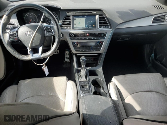 2015 Hyundai Sonata Sport z VIN 5NPE34AB1FH074866, wystawiony jako Copart lot #56642235 z przebiegiem 118 094 mil mil oraz Szkoda całkowita • Salvage title. Historia ofert i sprzedaży dostępna na DreamBid. Obrazek 8.