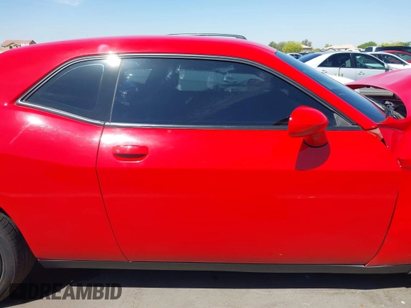 2018 Dodge Challenger SXT z VIN 2C3CDZAG6JH294667, wystawiony jako IAAI lot #42062200 z przebiegiem 84 911 mil mil oraz . Historia ofert i sprzedaży dostępna na DreamBid. Obrazek 14.
