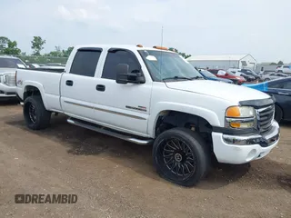 2005 GMC Sierra 2500HD SLT с VIN 1GTHK23255F811576, выставлен на аукционе IAAI как лот 42496815 с пробегом 285 652 миль миль и . История ставок и продаж доступна на DreamBid. Изображение 1.