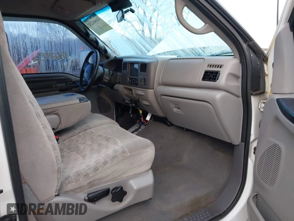 1999 Ford F-250 XL with VIN 1FTNX21F7XEB78484, listed as a IAAI auction lot 41641232 with 176,395 mi miles and . Bid and sale history available at DreamBid. Image 5.