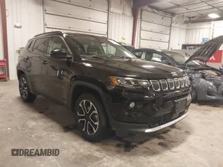 2022 Jeep Compass High Altitude z VIN 3C4NJDCB5NT233969, wystawiony jako IAAI lot #42034557 z przebiegiem 23 257 mil mil oraz . Historia ofert i sprzedaży dostępna na DreamBid. Obrazek 1.