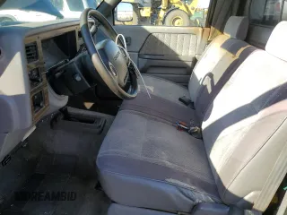 1996 Dodge Dakota z VIN 1B7GG26Y4TS602492, wystawiony jako Copart lot #74402554 z przebiegiem 252 298 mil mil oraz Czysty tytuł • Clean title. Historia ofert i sprzedaży dostępna na DreamBid. Obrazek 7.