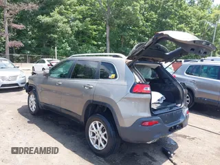 2016 Jeep Cherokee Latitude with VIN 1C4PJMCS3GW251912, listed as a IAAI auction lot 39753032 with 59,401 mi miles. Bid and sale history available at carsss.com. Image 3.