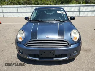 2010 MINI Hardtop with VIN WMWMF3C57ATU79474, listed as a Copart auction lot 61860865 with 137,965 mi miles and Clean title. Bid and sale history available at DreamBid. Image 5.
