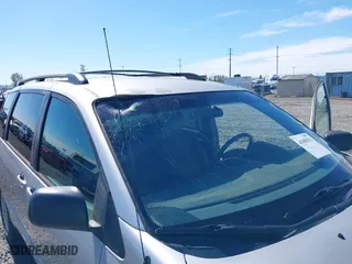 2004 Toyota Sienna LE with VIN 5TDBA23C64S006444, listed as a IAAI auction lot 41885031 with 204,845 mi miles. Bid and sale history available at carsss.com. Image 6.