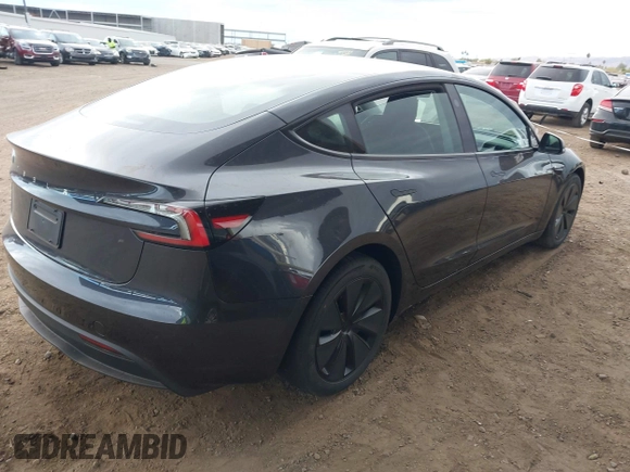 2024 Tesla Model 3 z VIN 5YJ3E1EA3RF771010, wystawiony jako IAAI lot #41738109 z przebiegiem 8 493 mil mil oraz . Historia ofert i sprzedaży dostępna na DreamBid. Obrazek 4.