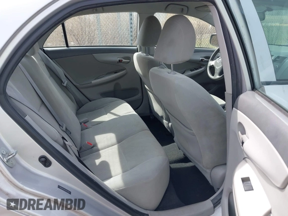 2010 Toyota Corolla z VIN 1NXBU4EE9AZ267054, wystawiony jako IAAI lot #41939018 z przebiegiem 135 373 mil mil oraz . Historia ofert i sprzedaży dostępna na DreamBid. Obrazek 8.