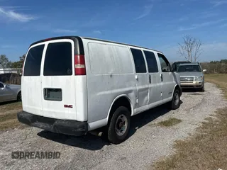 2003 GMC Savana Cargo Van with VIN 1GTHG35U431113170, listed as a Copart auction lot 44413145 with 293,807 mi miles and Clean Title. Bid and sale history available at carsss.com. Image 4.