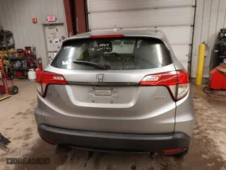 2021 Honda HR-V LX with VIN 3CZRU6H32MM747867, listed as a IAAI auction lot 41661115 with 28,379 mi miles. Bid and sale history available at carsss.com. Image 17.