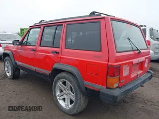 1995 Jeep Cherokee Sport with VIN 1J4FJ68S7SL582142, listed as a IAAI auction lot 41749115 with 185,676 mi miles. Bid and sale history available at carsss.com. Image 3.