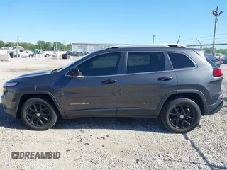 2016 Jeep Cherokee Latitude z VIN 1C4PJLCB5GW264607, wystawiony jako IAAI lot #42275637 z przebiegiem 64 264 mil mil oraz . Historia ofert i sprzedaży dostępna na DreamBid. Obrazek 14.