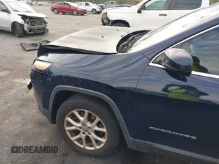 2014 Jeep Cherokee Latitude with VIN 1C4PJLCS2EW228418, listed as a IAAI auction lot 41416407 with 154,192 mi miles. Bid and sale history available at carsss.com. Image 6.