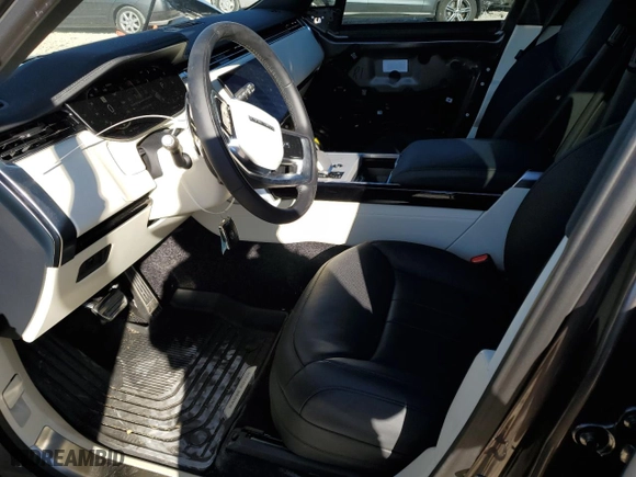 2024 Land Rover Range Rover SE with VIN SALKPBFU2RA213736, listed as a Copart auction lot 81138104 with 5,250 mi miles and Salvage Title. Bid and sale history available at carsss.com. Image 7.