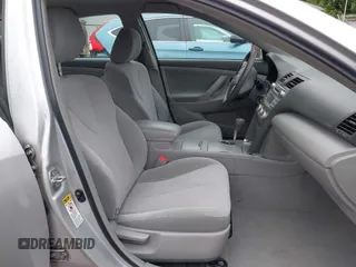 2011 Toyota Camry LE z VIN 4T1BF3EK6BU671814, wystawiony jako IAAI lot #42367753 z przebiegiem 182 728 mil mil oraz . Historia ofert i sprzedaży dostępna na DreamBid. Obrazek 5.