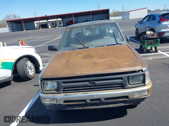 1992 Toyota Pickup DX with VIN JT4RN81P3N5138807, listed as a IAAI auction lot 41823804 with 136,154 mi miles and . Bid and sale history available at DreamBid. Image 6.