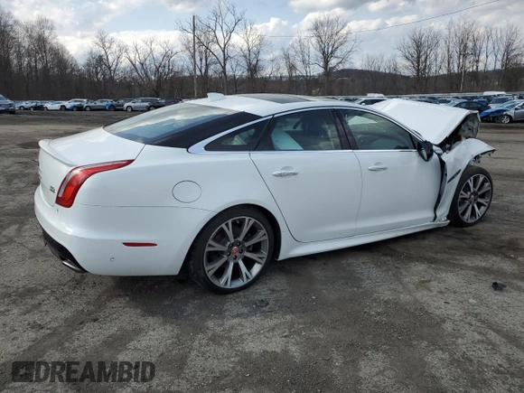 2019 Jaguar XJ with VIN SAJWJ1CD5K8W19663, listed as a Copart auction lot 51071665 with 28,468 mi miles and Salvage Title. Bid and sale history available at carsss.com. Image 3.