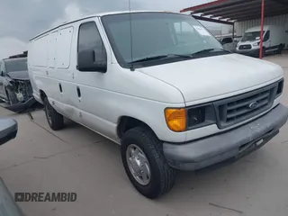 2007 Ford Econoline Passenger XL z VIN 1FBSS31LX7DB42778, wystawiony jako IAAI lot #42404351 z przebiegiem 138 752 mil mil oraz . Historia ofert i sprzedaży dostępna na DreamBid. Obrazek 1.