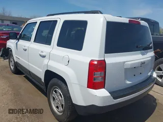 2016 Jeep Patriot Sport SE with VIN 1C4NJPBA2GD502240, listed as a IAAI auction lot 42093174 with 103,725 mi miles and . Bid and sale history available at carsss.com. Image 3.