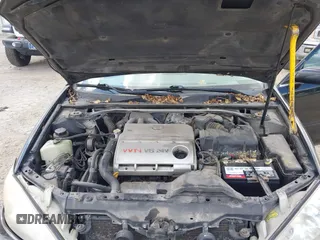 2003 Toyota Camry LE z VIN 4T1BF32KX3U055698, wystawiony jako IAAI lot #42243299 z przebiegiem 167 429 mil mil oraz . Historia ofert i sprzedaży dostępna na DreamBid. Obrazek 10.