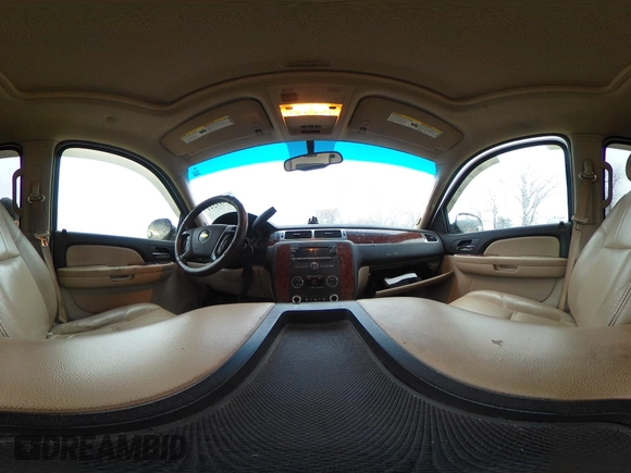 2007 Chevrolet Suburban LT с VIN 1GNFC16J17J187848, выставлен на аукционе IAAI как лот 41553241 с пробегом Не указан миль и . История ставок и продаж доступна на DreamBid. Изображение 18.