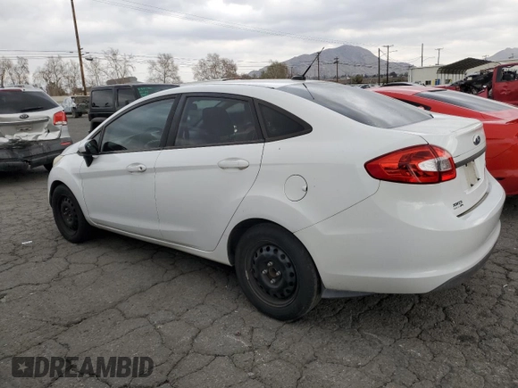 2012 Ford Fiesta S z VIN 3FADP4AJ3CM129398, wystawiony jako Copart lot #44928185 z przebiegiem 175 262 mil mil oraz Czysty tytuł • Clean title. Historia ofert i sprzedaży dostępna na DreamBid. Obrazek 2.