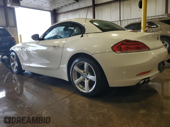 2015 BMW Z4 sDrive28i z VIN WBALL5C59FP557592, wystawiony jako Copart lot #56666655 z przebiegiem 83 377 mil mil oraz Szkoda całkowita • Salvage title. Historia ofert i sprzedaży dostępna na DreamBid. Obrazek 2.