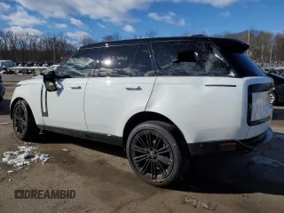 2023 Land Rover Range Rover SE z VIN SALKP9E72PA031813, wystawiony jako Copart lot #45151005 z przebiegiem Nie podano mil oraz Szkoda całkowita • Salvage title. Historia ofert i sprzedaży dostępna na DreamBid. Obrazek 2.