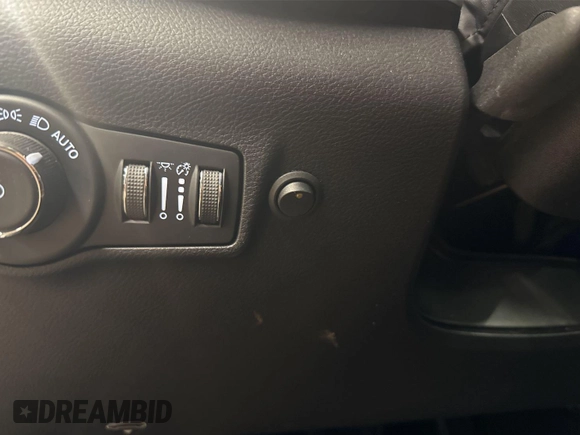 2022 Jeep Compass Latitude with VIN 3C4NJDBB1NT205930, listed as a IAAI auction lot 42801149 with 11,098 mi miles and . Bid and sale history available at DreamBid. Image 21.