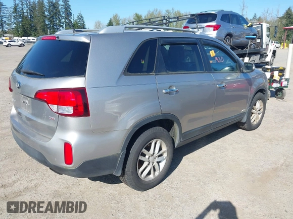 2014 Kia Sorento LX with VIN 5XYKTDA69EG522542, listed as a IAAI auction lot 42045720 with 1 mi miles. Bid and sale history available at carsss.com. Image 4.