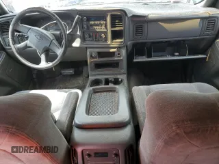 2003 Chevrolet Silverado 1500HD LS z VIN 1GCGC13U73F121877, wystawiony jako Copart lot #59104175 z przebiegiem 283 775 mil mil oraz Czysty tytuł • Clean title. Historia ofert i sprzedaży dostępna na DreamBid. Obrazek 8.