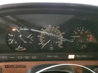 1986 Mercedes-Benz 420 with VIN WDBCA35D2GA246302, listed as a Copart auction lot 87239744 with 101,975 mi miles and Clean Title. Bid and sale history available at carsss.com. Image 9.